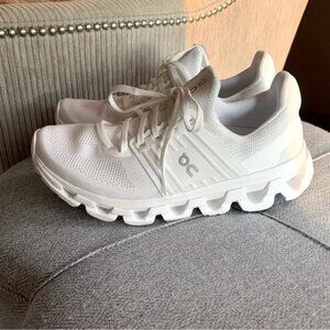 On Running Women's Authentic Sneakers🚗